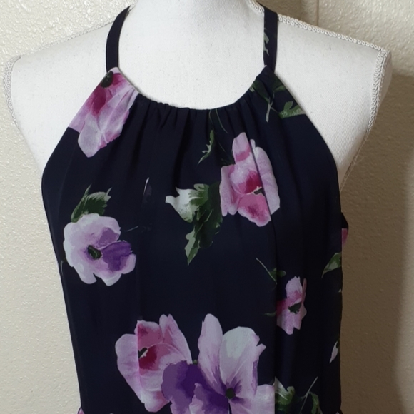 VINCE CAMUTO  GORGEOUS  FLORAL DRESS - Picture 2 of 8